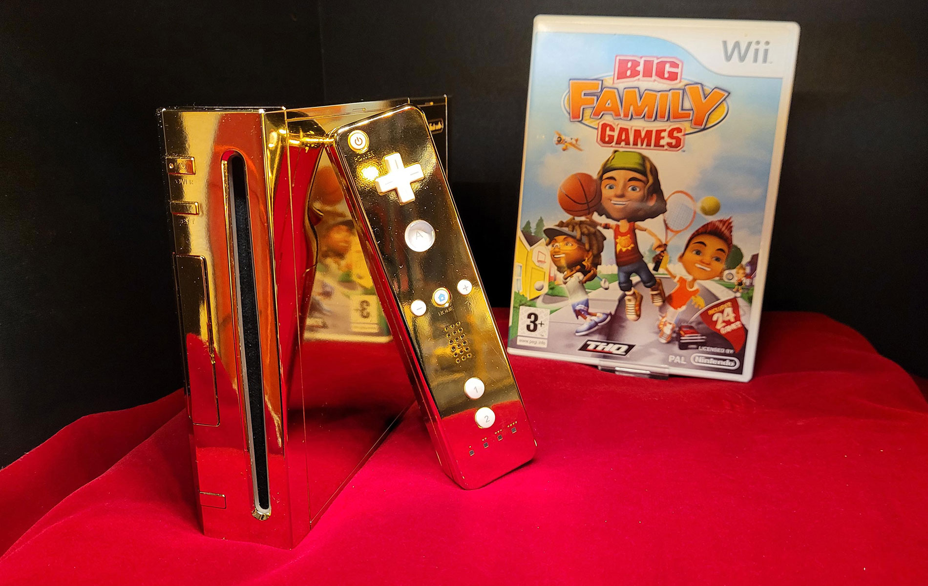 24K Gold Wii made for Queen Elizabeth