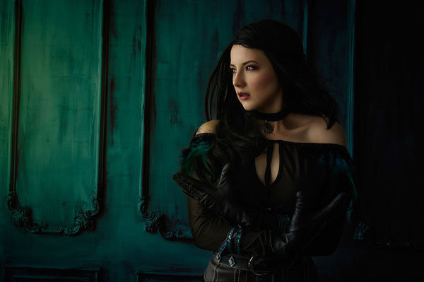 Yennefer: The Witcher Cosplay 1